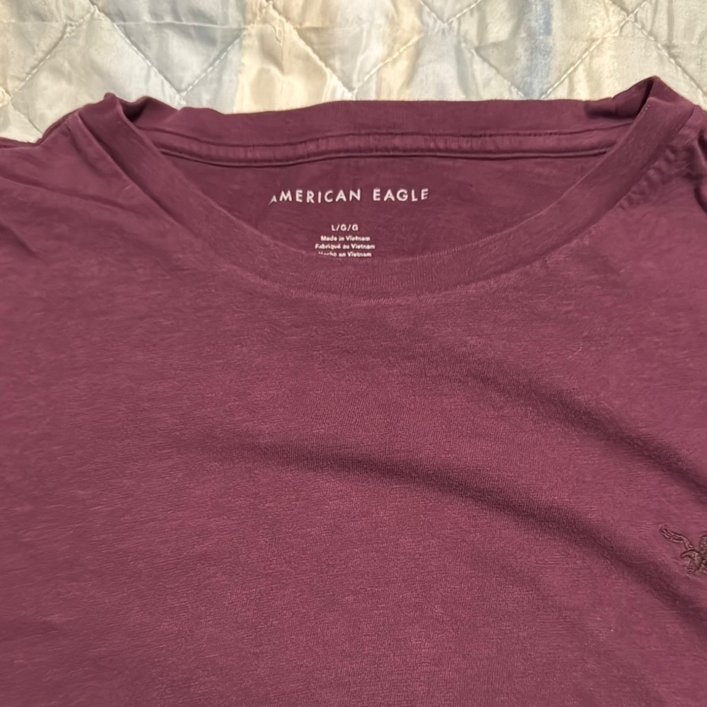 American Eagle Outfitters Red Short Sleeve Tee